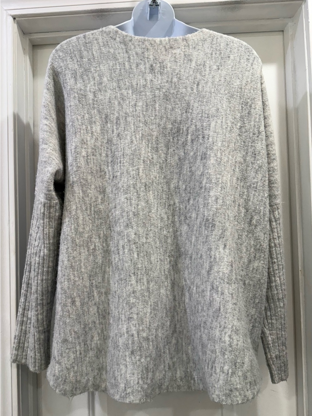 Lilly Pulitzer Arna Gray Sweater Size Medium - Picture 2 of 12